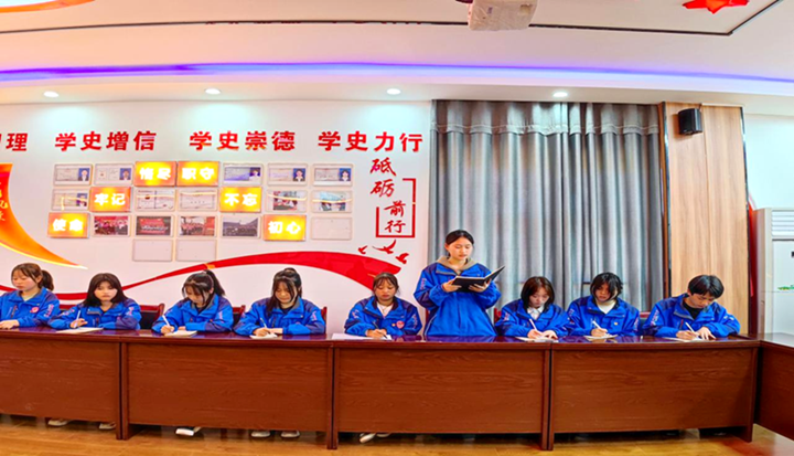 学生模拟政协：突出思政育人核心功能
