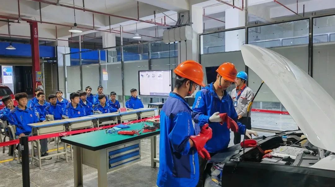 铜仁市交通学校：深化校企合作 培养高素质技术技能人才