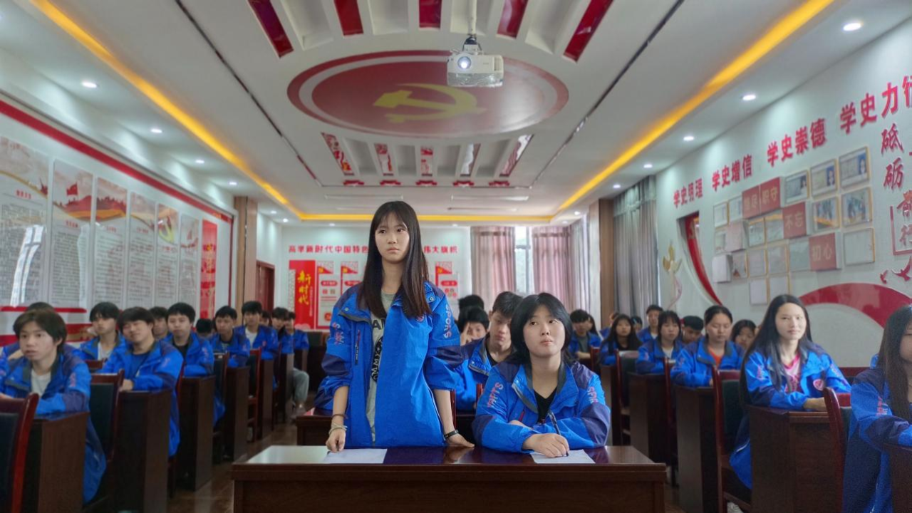 铜仁市交通学校学生模拟政协协会建设侧记
