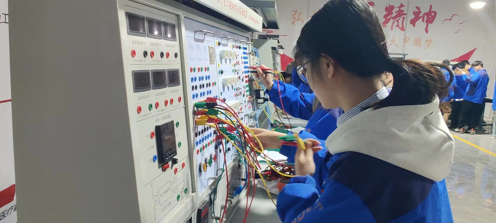 机电技术应用及电梯安装与维修保养专业探索“以赛代考”评价模式