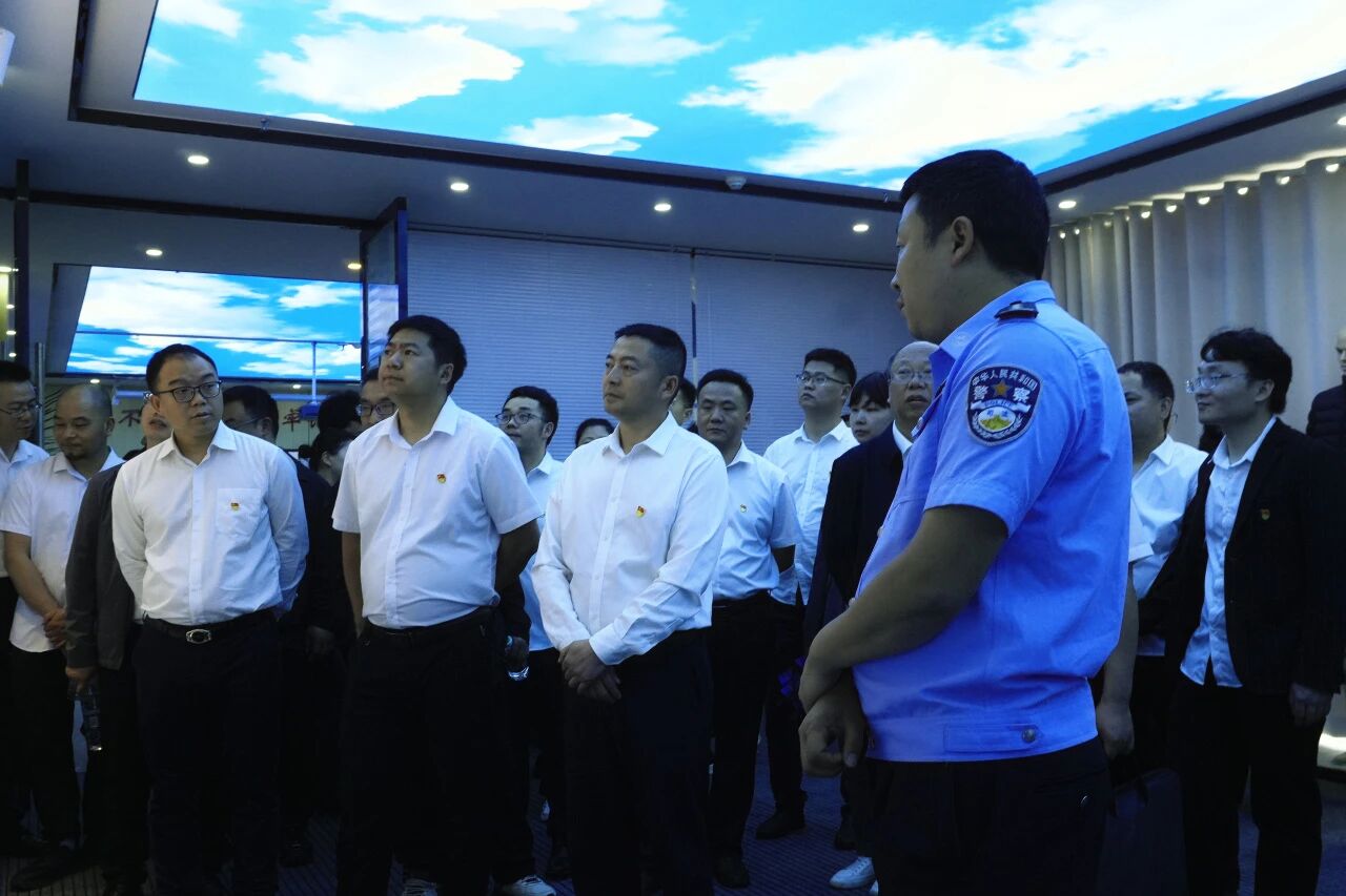 铜仁市交通学校赴铜仁监狱开展警示教育活动