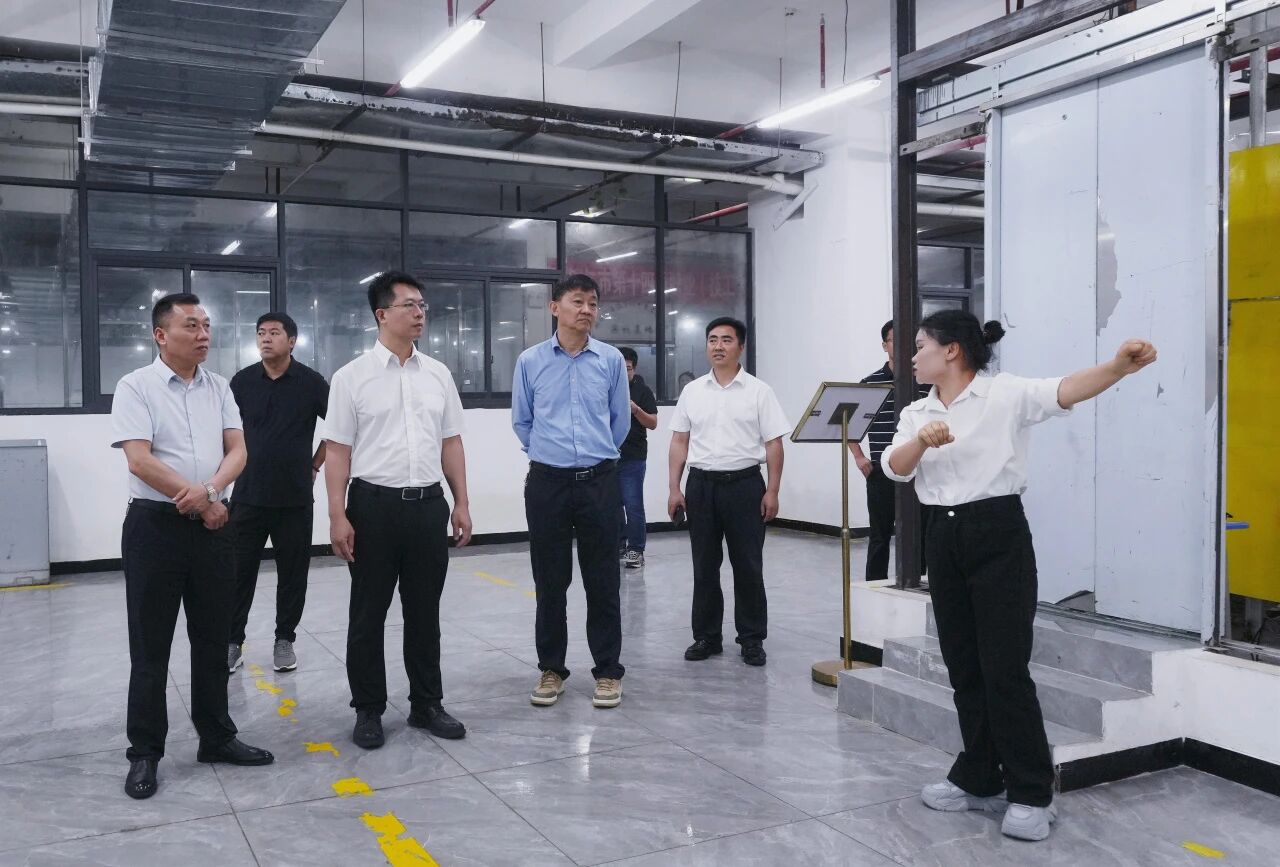 东莞市技师学院到铜仁市交通学校调研交流